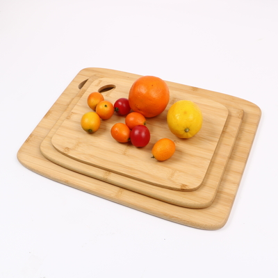Plateau de coupe en bois rectangulaire sur mesure pour couper des légumes durables en cuisine