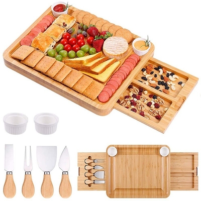Plateau de coupe de cuisine naturel en bambou avec ustensiles